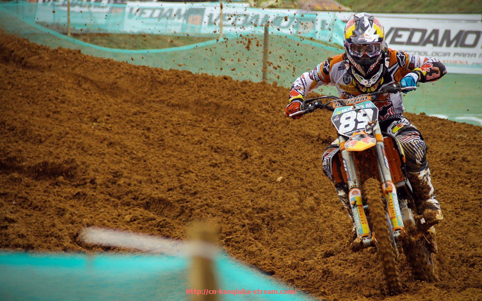 看球吧直播-意甲球队出行方式：大巴运输全记录